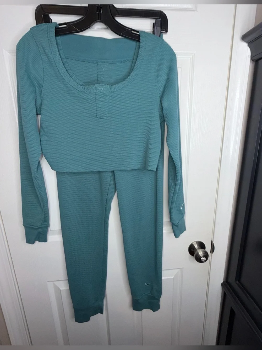 NWOT Nike Women’s Medium Everyday Waffle Knit Crop Top & Legging Pant Set M Teal